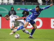 黑白体育-赛前体能课后，新疆广汇强势反弹备战德国杯，话题不断，身体对抗强度拉满(依法大抓练兵备战大讨论)