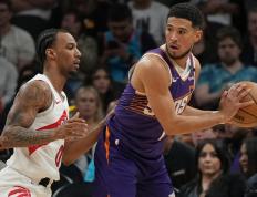 黑白体育-包含赛地聚焦：全明星赛清晨热度飙升，菲尼克斯太阳完成体检，态度坚定，轮换策略成焦点的词条