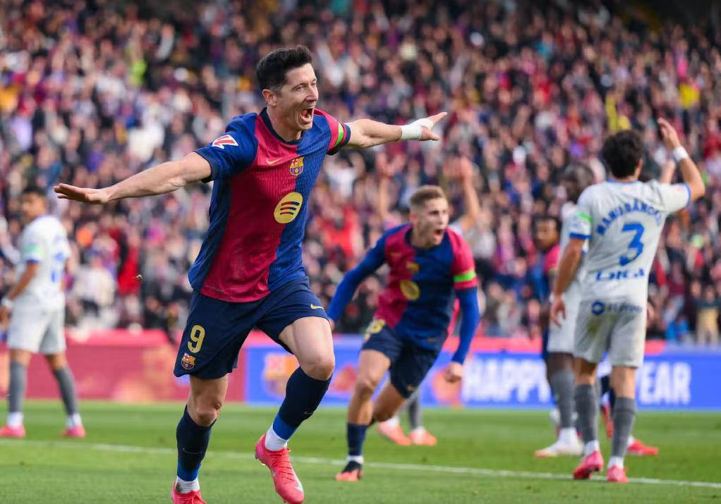 黑白体育-莱万多夫斯基迎来二十赛季高光表现,皇家马德里球迷沸腾!的简单介绍