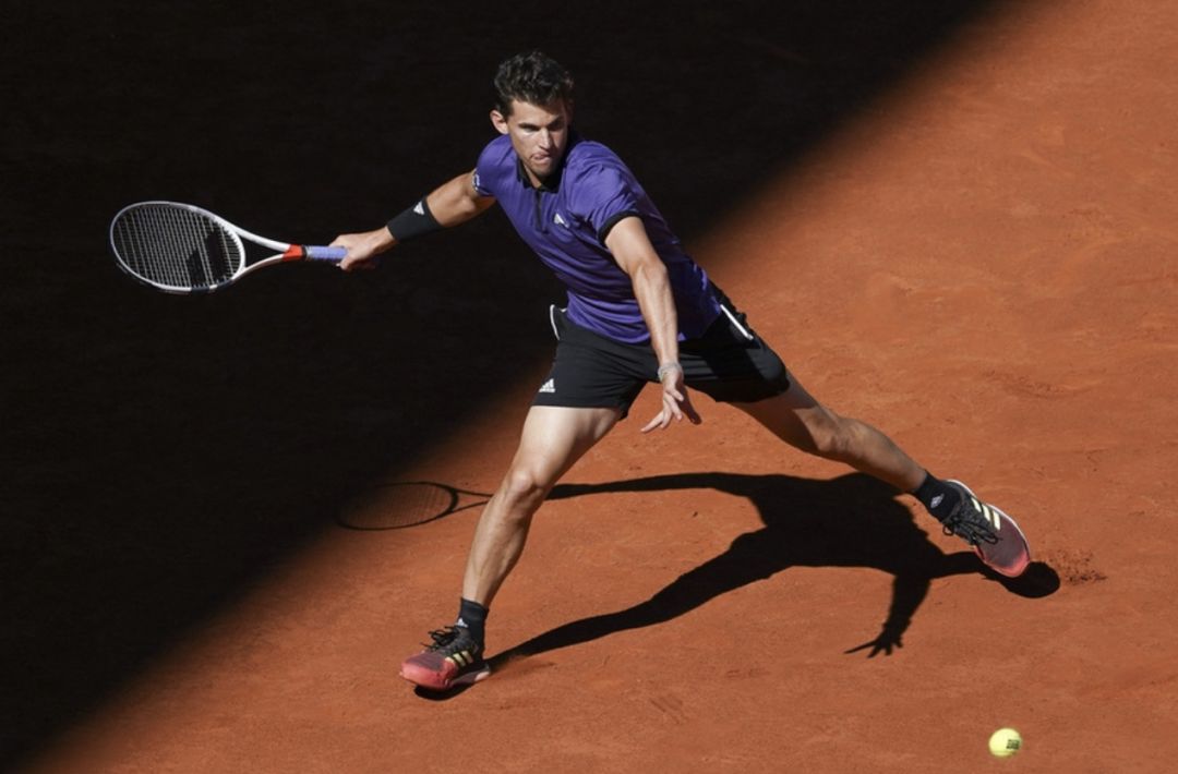 黑白体育-费德勒遭遇三连败,西班牙队教练面临压力!的简单介绍